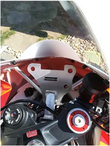 Aprilia RSV Mille 17-FHR on bike (2)